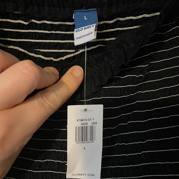 Old Navy Smock Top (size L) NWT - Picture 2 of 5